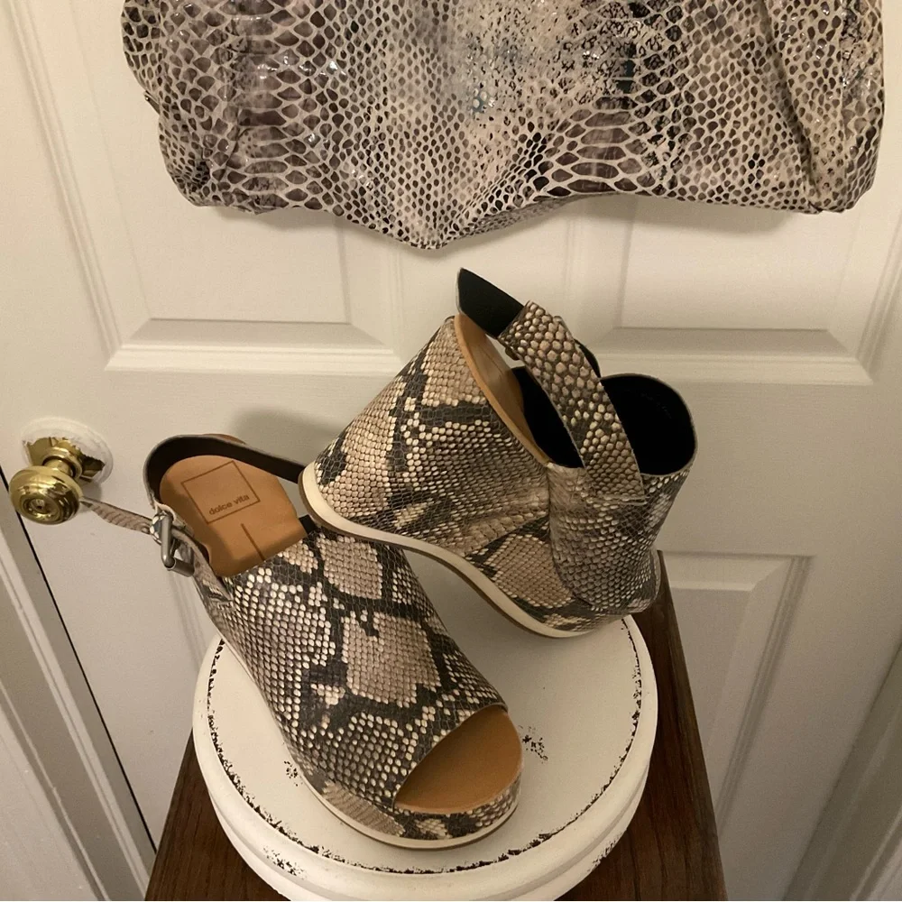 NWOT Python Dolce Vita Platform peep toe sling back. - Picture 1 of 7